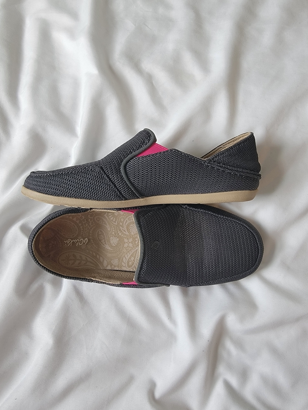 OluKai Waialua Mesh Slip-On Flats Dk Shadow / Magenta